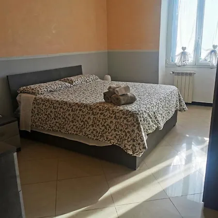 Spacious With Sea View In The Heart Of 85 M² Genoa